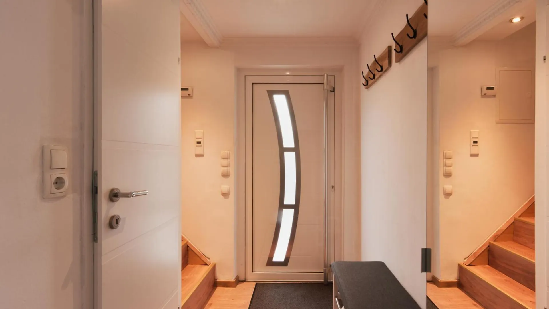 Exclusive 3Bd Chalet In Premium Location Of Vienna W/ Sauna Swimming Pool Jaccuzi Willa