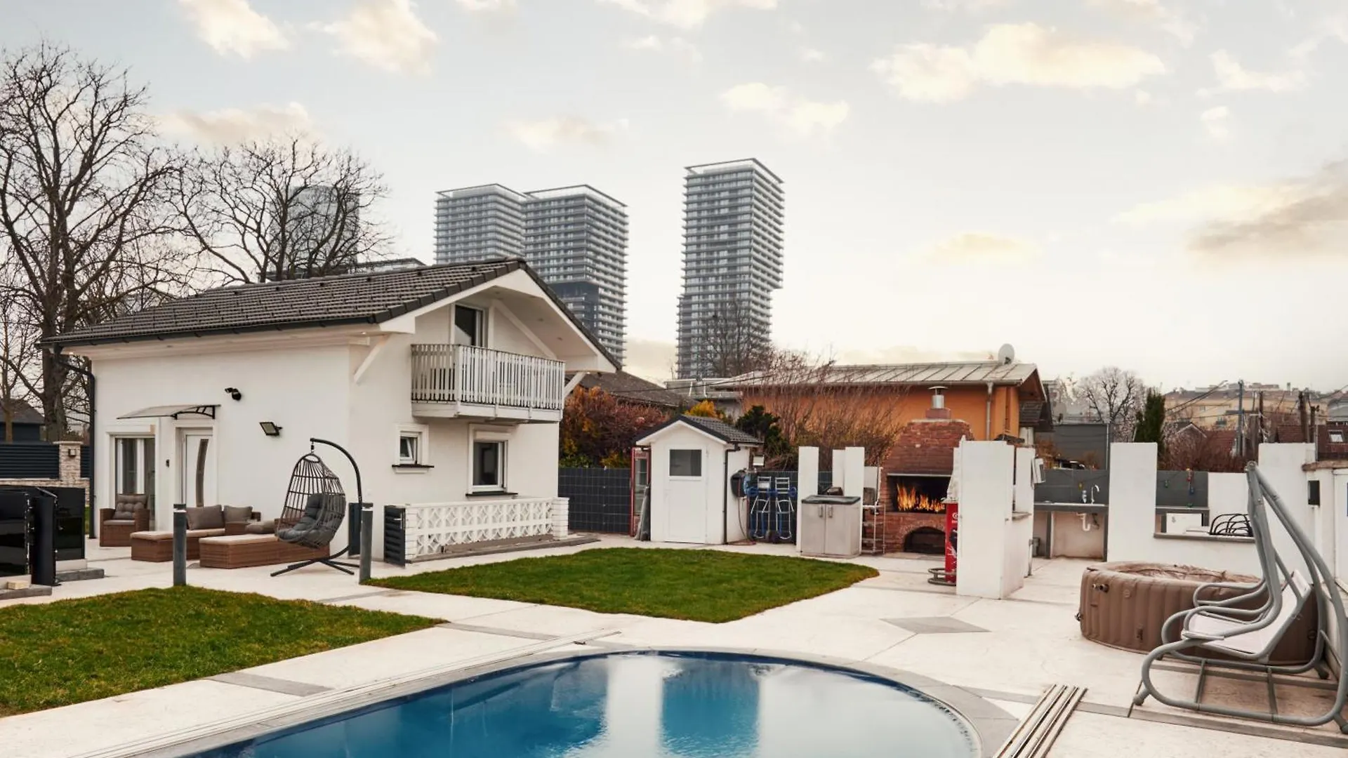 Exclusive 3Bd Chalet In Premium Location Of Vienna W/ Sauna Swimming Pool Jaccuzi 0*,